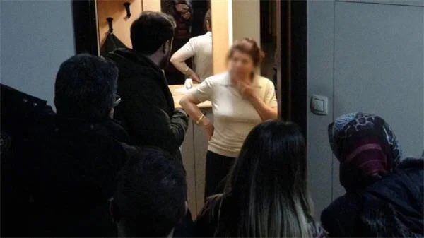 Erzurum'da kendisinden haber alınamayan Sevim K.'nin (49) evine polis çilingirle girdi: 3 gündür uyuyormuş.