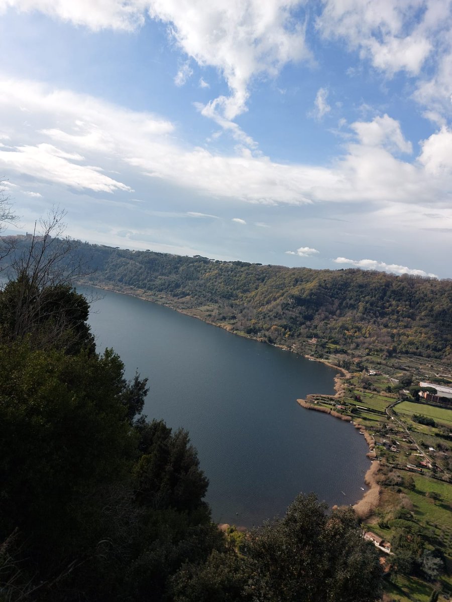 Kanito_pet's tweet photo. Il 22 gennaio la nostra guida Alessandra ci ha portati a fare #dogtrekking al Lago di Nemi (Roma) 😎🐶

Scopri i prossimi #dogtrekking nel Lazio 👉🏼 https://t.co/FJKs3IlDFb

#dogtrekkingitalia #weekend #outdoors #roma #Lazio #petslife #dogfriendly #esperienza #kanito https://t.co/v8OiWQ78cg
