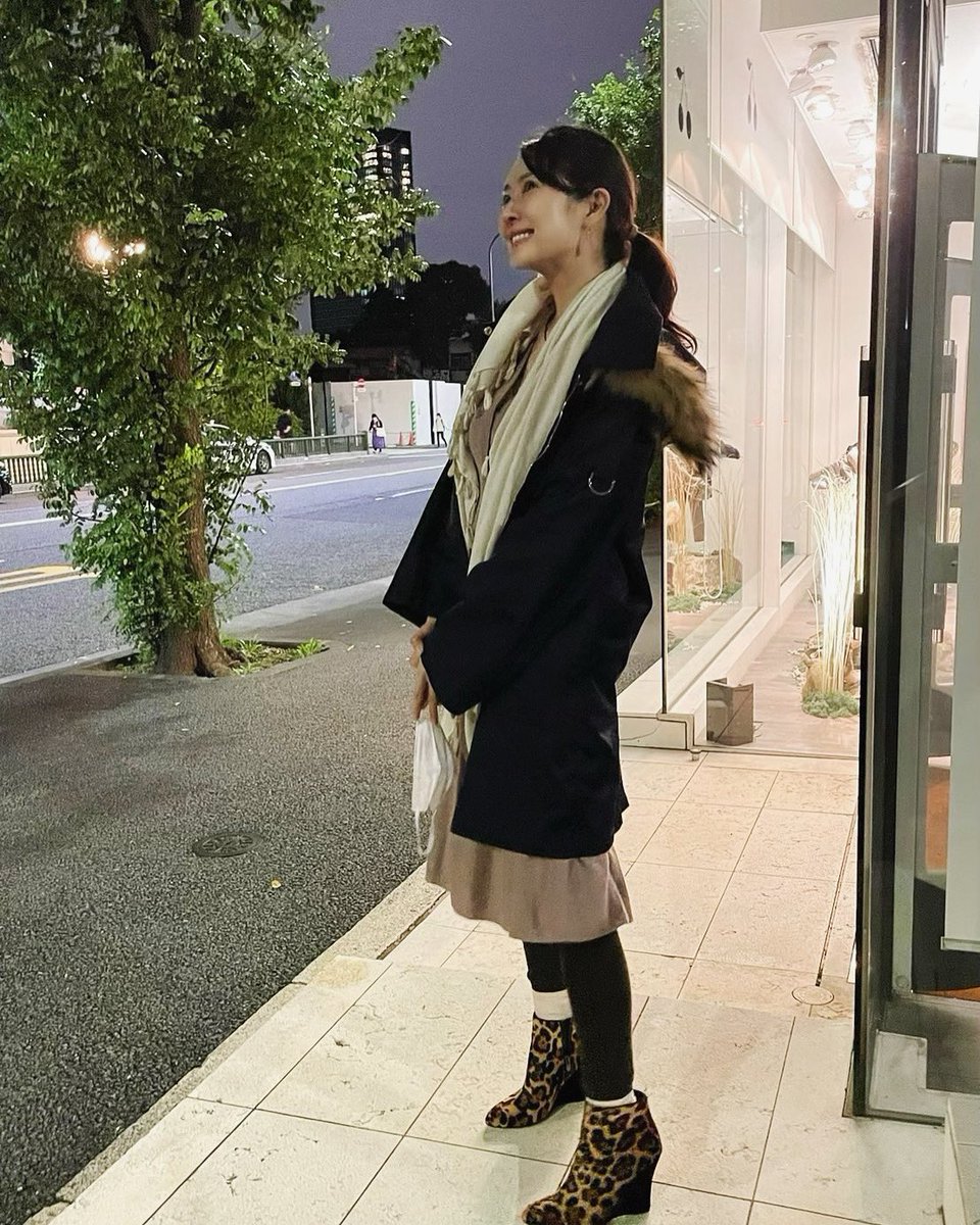 cheese_yuukapin's tweet photo. #自分を愛でましょう のコーナー👗
レギンス… #weekendbee
こちらのお洋服はリサイクルされたペットボトルから作られてエコな所が気に入ってます!
靴… #銀座kanematsu
久しぶりに履いたこの靴
いつもスニーカー族なのでたまに履く
と転びそうになる👠
靴下… #無印良品
靴下は絶対に無印と決めてる https://t.co/t4VwSTk7cD