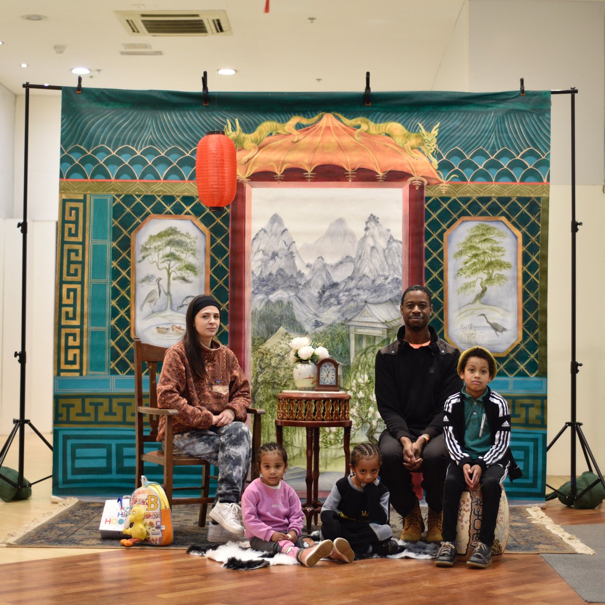 CoCreateSoton's tweet photo. Look at this family recreating a Victorian portrait in our Chinese Studio! 

Celebrate #ChineseNewYear by getting your FREE portrait taken.

Come along and be a part of Public Art!

#Art #Soton #CoCreatingSoton https://t.co/YhGsrdWPLM