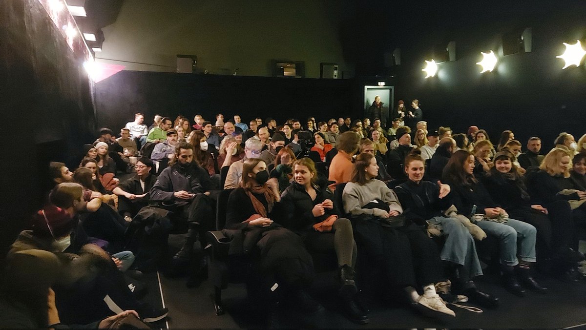film_on_fire_'s tweet photo. FULL HOUSE plus volle Gänge für #49Problems im Kinocenter Gießen. 🎬🫶🏼 https://t.co/ZYahIdUXuw