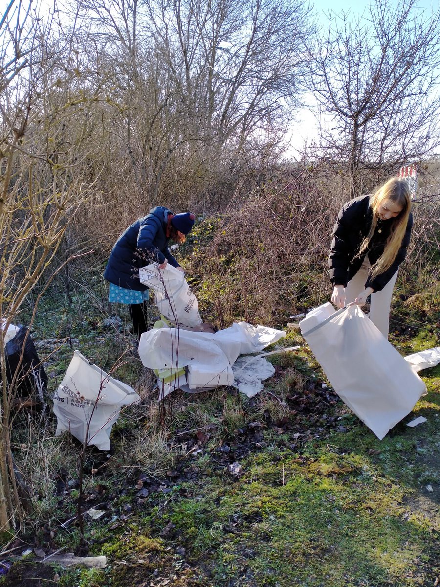 A big shout out to 3 members of our team who spent their lunch break clearing rubbish that had been dumped locally.

Always keen to do our bit for the environment, especially as otters have recently been seen in this spot!
#ecofriendly #savetheotters #harrismccormackarchitects