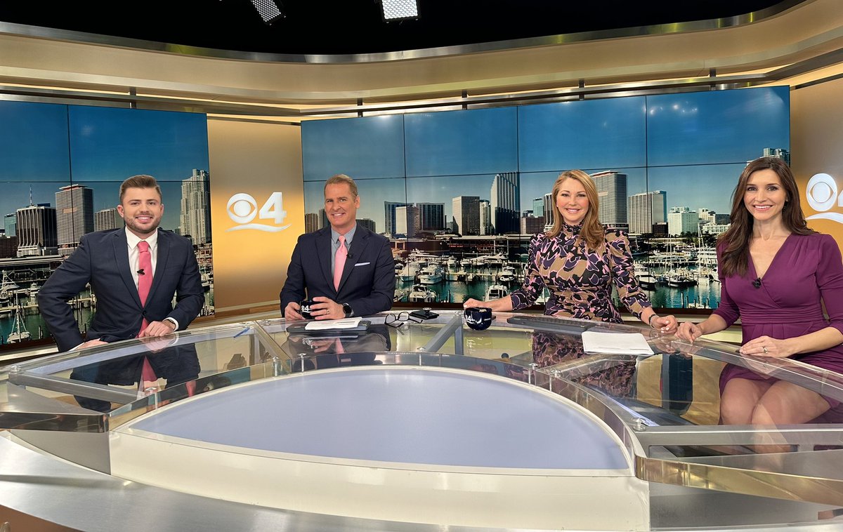 Finally FRIDAY! We made it! We are all rocking shades of purple and pink today… and it wasn’t planned! 💜💗 Great “friends” think alike.😉 @cbsmiami #cbs4 #insync @MarybelCBS4 @AustinCarterTV @KeithCBS4