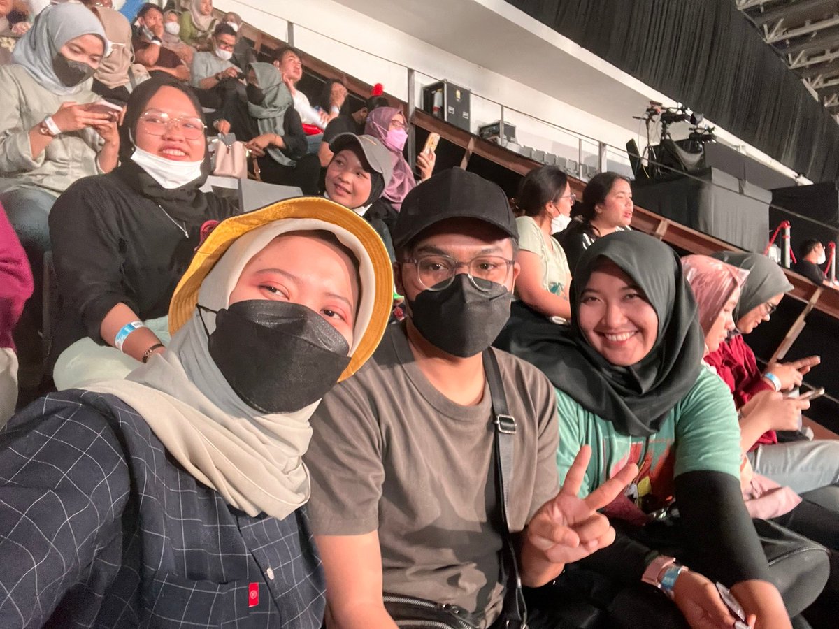 initwitdeww's tweet image. AAAA FINALLYYY I JOINED THE CROWDDDD 🥹🫶
MAU NANGISSSS 😭😭😭
Meskipun lebih dari 5 taun tapi akhirnya bisa ke Istora jugaaaa 😭😭😭