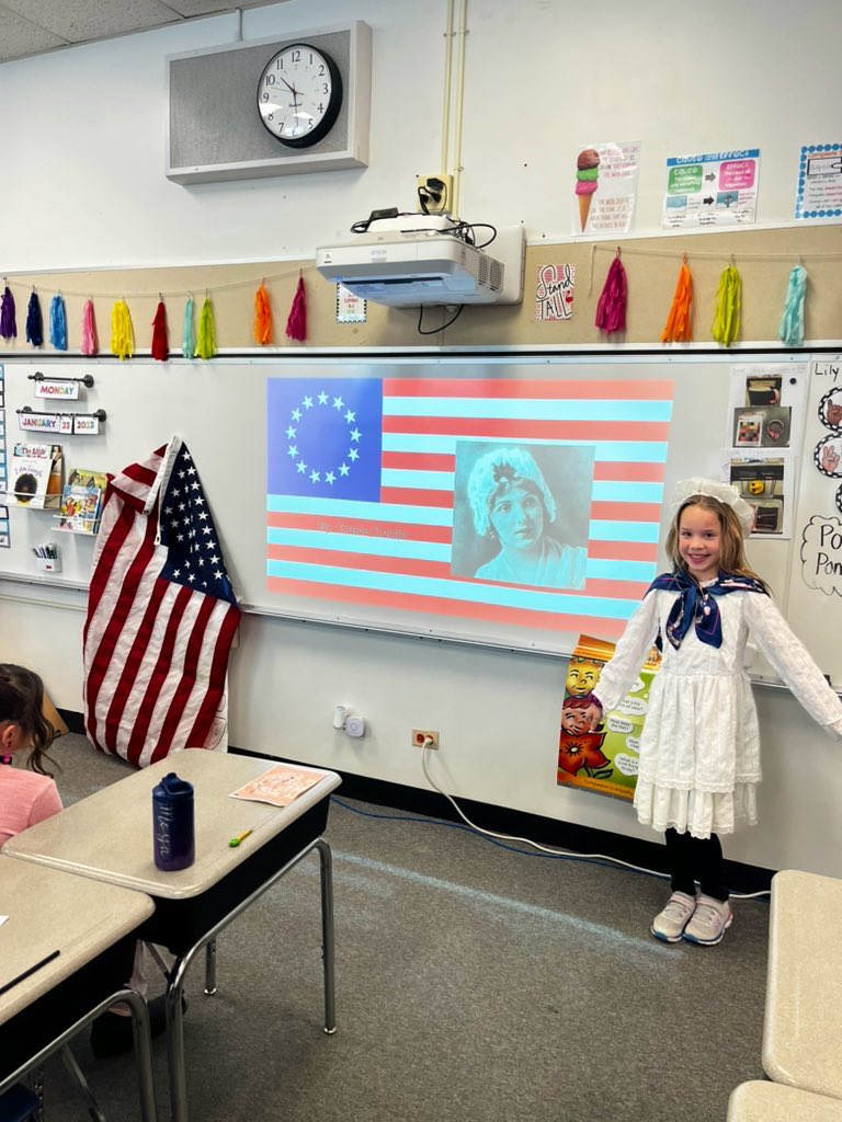 Miss_Bennett7's tweet photo. Biography presentations were a hit in room 205 this week! 🤩 https://t.co/N0QoV2Lbzq
