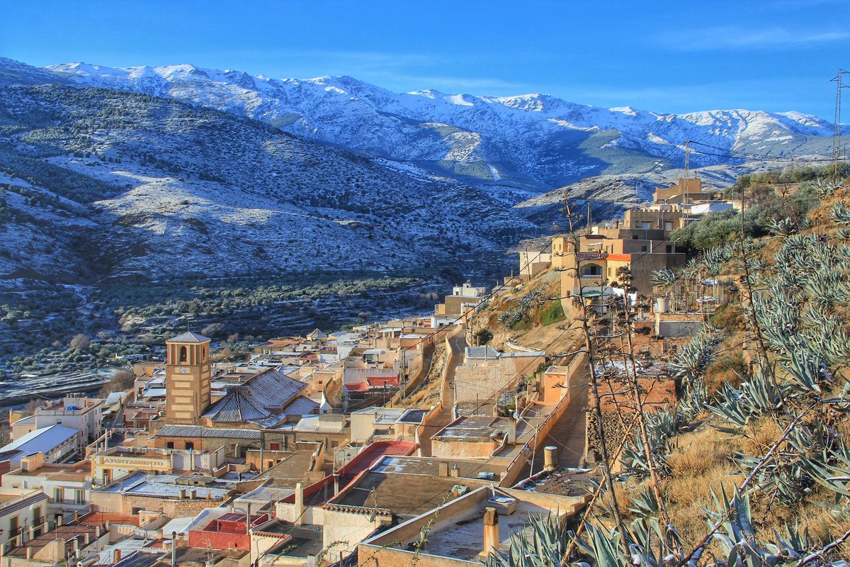 AytoAbla's tweet photo. Algunas fotografías de esta semana.
#Abla 
#Almeria
#SierraNevada
❄️❄️❄️ https://t.co/5levNxjG0Q