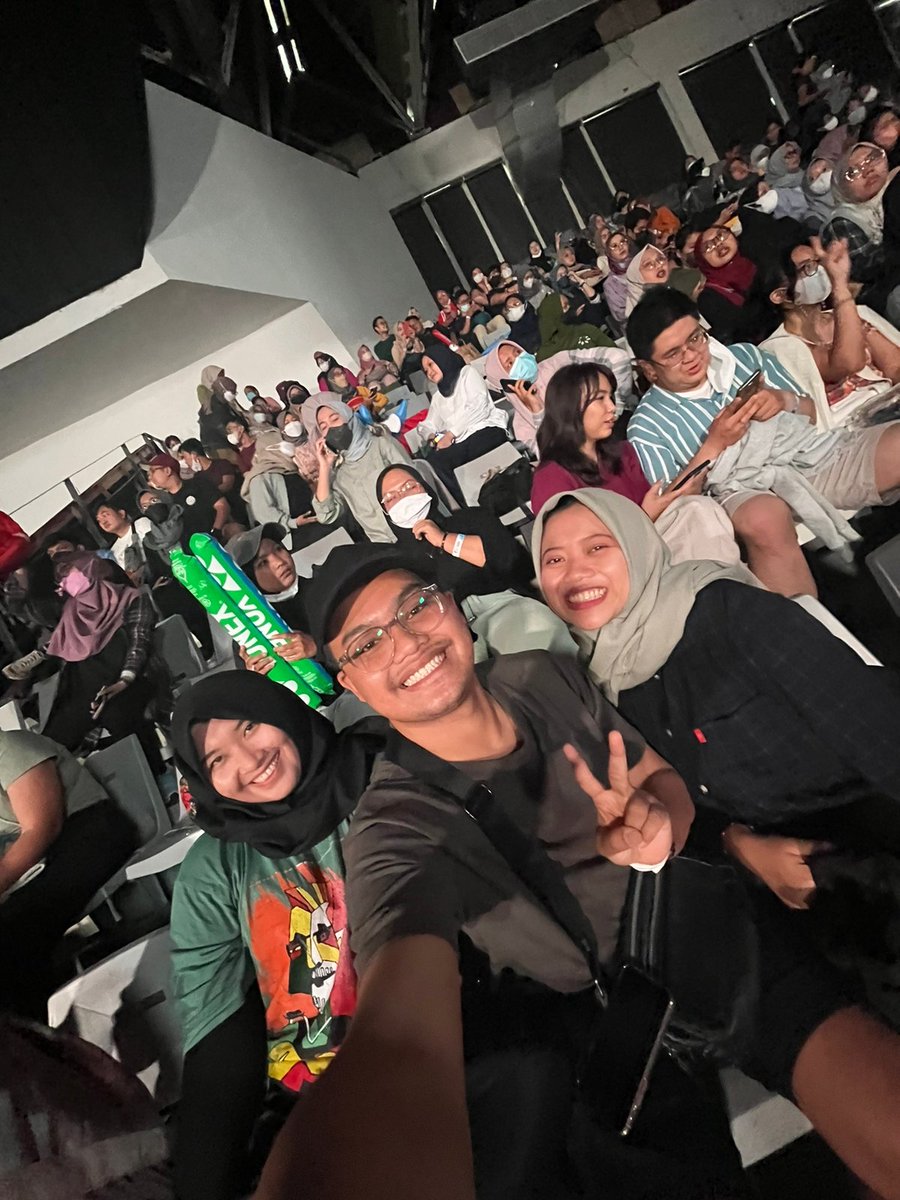 initwitdeww's tweet image. AAAA FINALLYYY I JOINED THE CROWDDDD 🥹🫶
MAU NANGISSSS 😭😭😭
Meskipun lebih dari 5 taun tapi akhirnya bisa ke Istora jugaaaa 😭😭😭