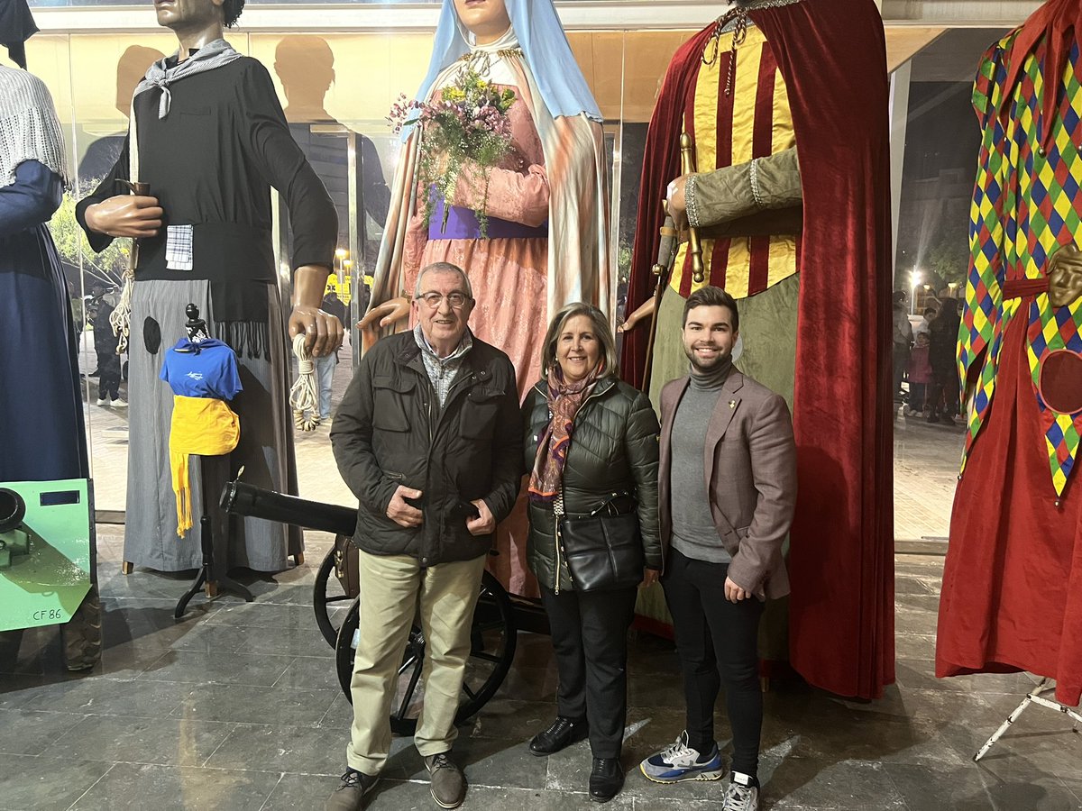 susin_sergio's tweet photo. 🍊Hemos dado el pistoletazo de salida a la Festa Major de #Salou.

🎉 Esta tarde se ha realizado el acto del pregón de inicio de la esperada Fiesta Mayor 2023 de la mano de la pregonera Eva Soriano. https://t.co/lPsnfPpql5