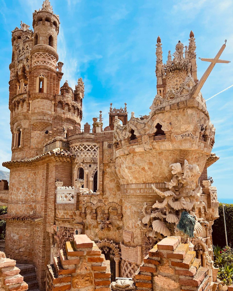 EnamoradaMalaga's tweet photo. ¡ Disfruta de este día ☀️ en #Benalmádena !! 

🏰 El #CastillodeColomares 🏰

Sígueme y 👉 #enamoratedemalaga, de sus vistas, sus calles, sus playas, provincia, parajes naturales, monumentos y toda ella 😍 

#beautiful #photography #building #cute https://t.co/idX3PkLlzj