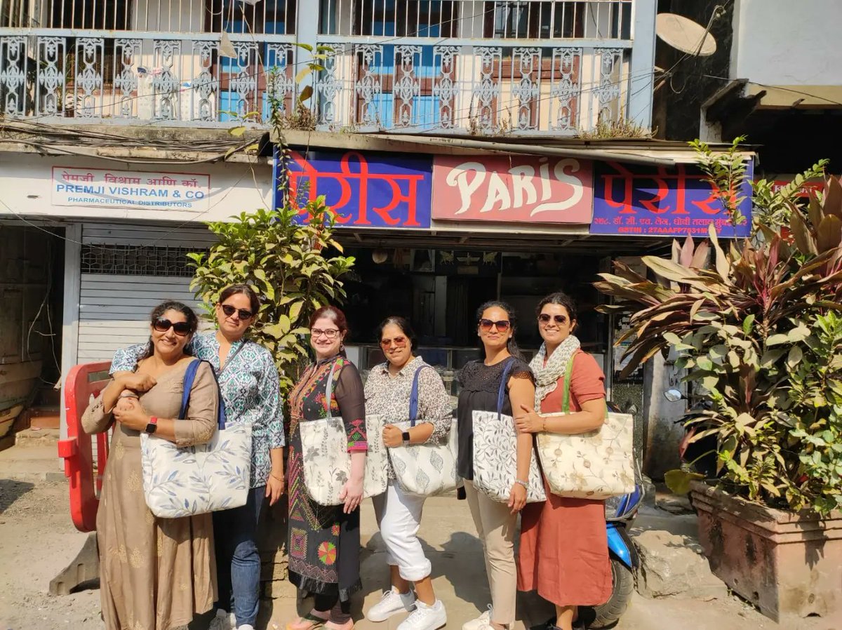 Khaki_Tours's tweet image. Suvalaxmi &amp;amp; friends are travel buddies &amp;amp; this time joined us for an #IraniChai #foodwalk. Our AoM @naveak99 introduced them to 2 groups of #Zoroastrian immigrants to #India - the #Parsis &amp;amp; the #Iranis - through their food. They loved both - the food and the food for thought.