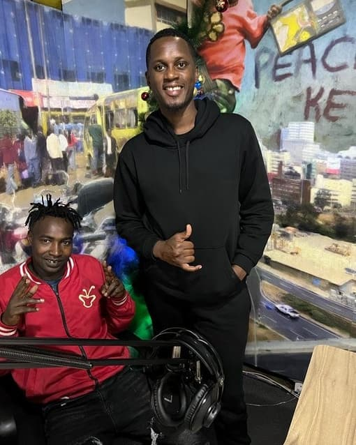 Ka Friday kamejipa! Unabanja aje hiyo zabe uko sai?
Githaa ni ya #Goteana | 3 - 7 pm
📞 0711443886 📩 20895

Hosts: <a href="/DjDaboTrabo/">Dj Double Trouble</a> x <a href="/BonokoReal/">Bonoko Masafara Foundation _Real</a>
Live: ghettoradio.co.ke