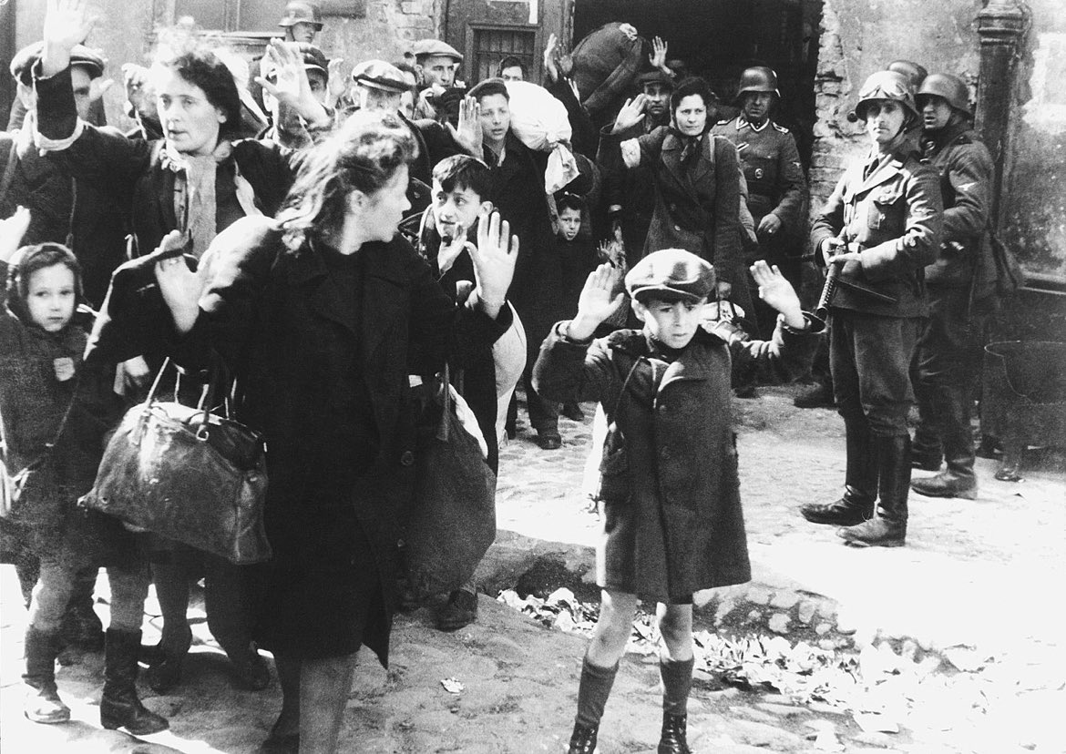 Today is Holocaust Memorial Day. #historyteachers will be familiar with this photo of the Warsaw Ghetto uprising. I had the privilege of hearing the young man (now in his 90s) on the right side of the image, about his experiences in the Warsaw Ghetto. I will never forget it.