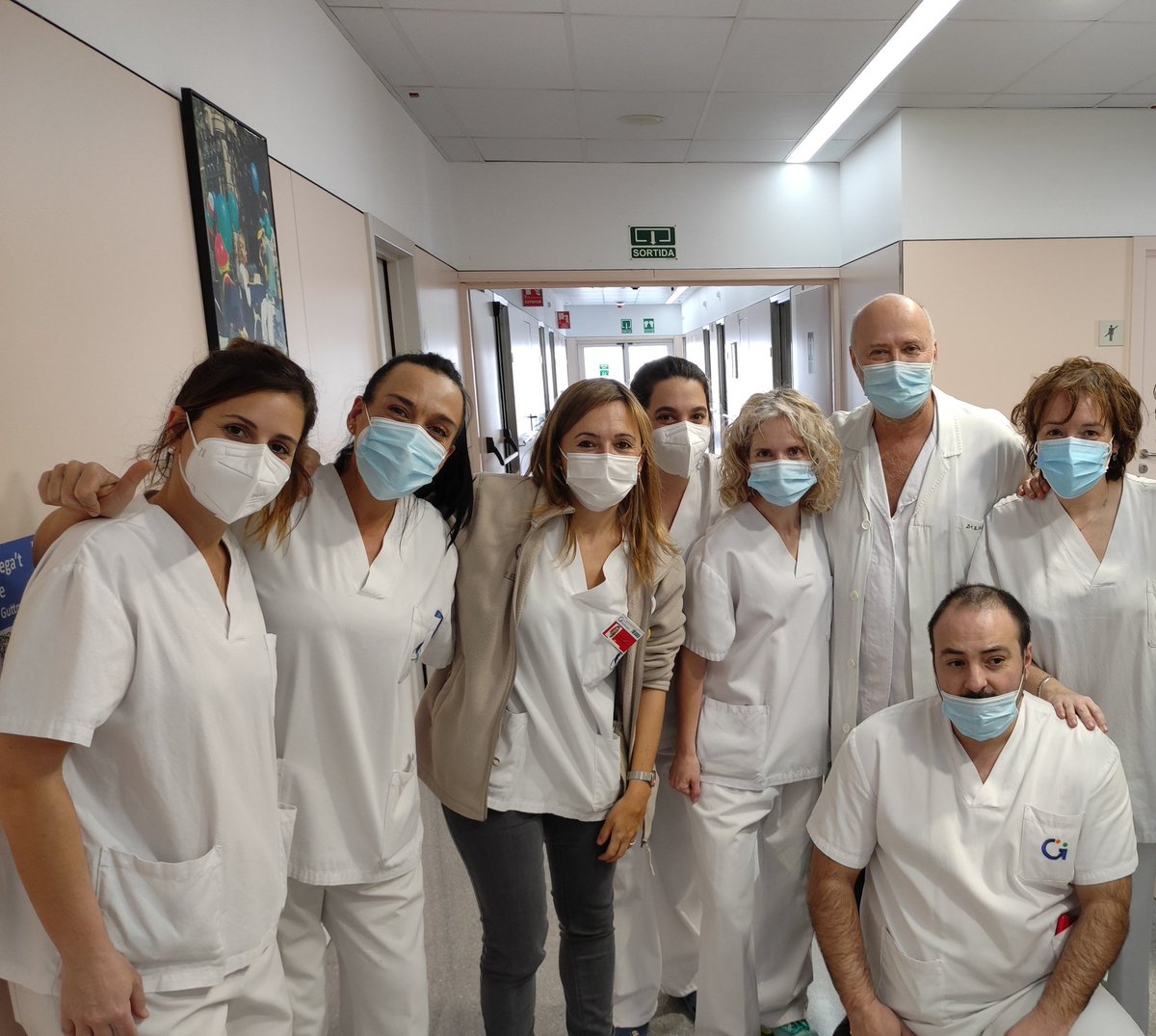 infermeriaIG's tweet photo. Avui es jubila el Dr. Portell,un referent.Trobarem a faltar la teva sensibilitat i humanitat cap als pacients,però sobretot trobarem a faltar la teva confiança, ja que sempre has tractat les infermeres i auxiliars d'aquest hospital com a companys. GRÀCIES❤️ #lesionmedular #polio https://t.co/NGQeNRecea