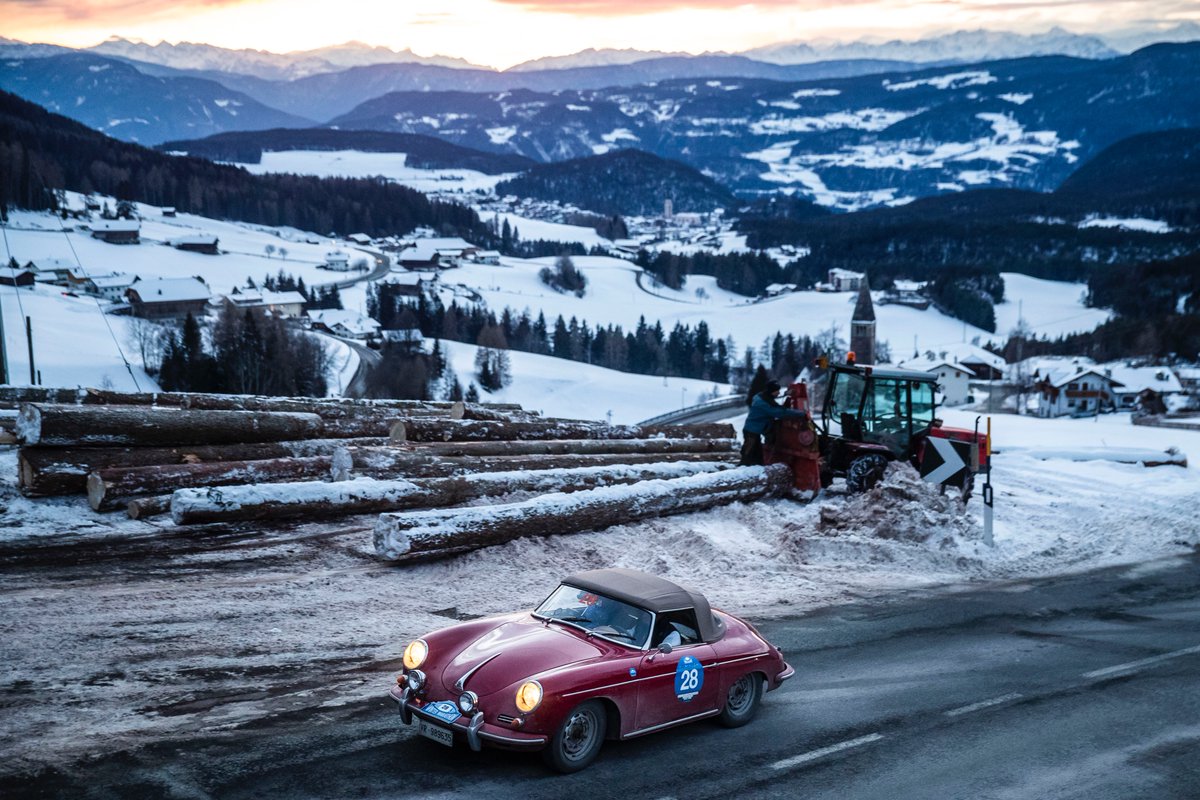 winter_marathon's tweet photo. โณ First crew of regularity test ranking โณ
Pighi - Callegari ๐ฎ๐น #28 on a 1961 #Porsche356B Roadster
#WinterMarathon2023 #winter35 #perazzi https://t.co/D6QSgvjBFp