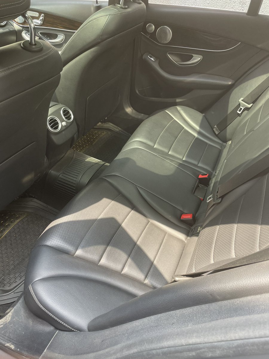 Registered but not used at all
2015 Mercedes Benz C300
No Nigerian paints at all 
Toks standard 
44k Mileage
Panoramic roof 
Reverse camera and navigation 
Full option 
Everything blessed 
If you see any fault I’d fix it
Papers intact 
Buy and travel
11m to owner 
JIGAMAN AUTOS!!