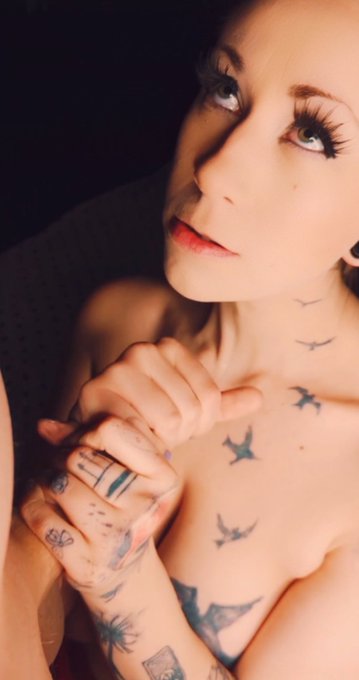 How can I please you next Daddy.? https://t.co/b8Sw2DLvIY