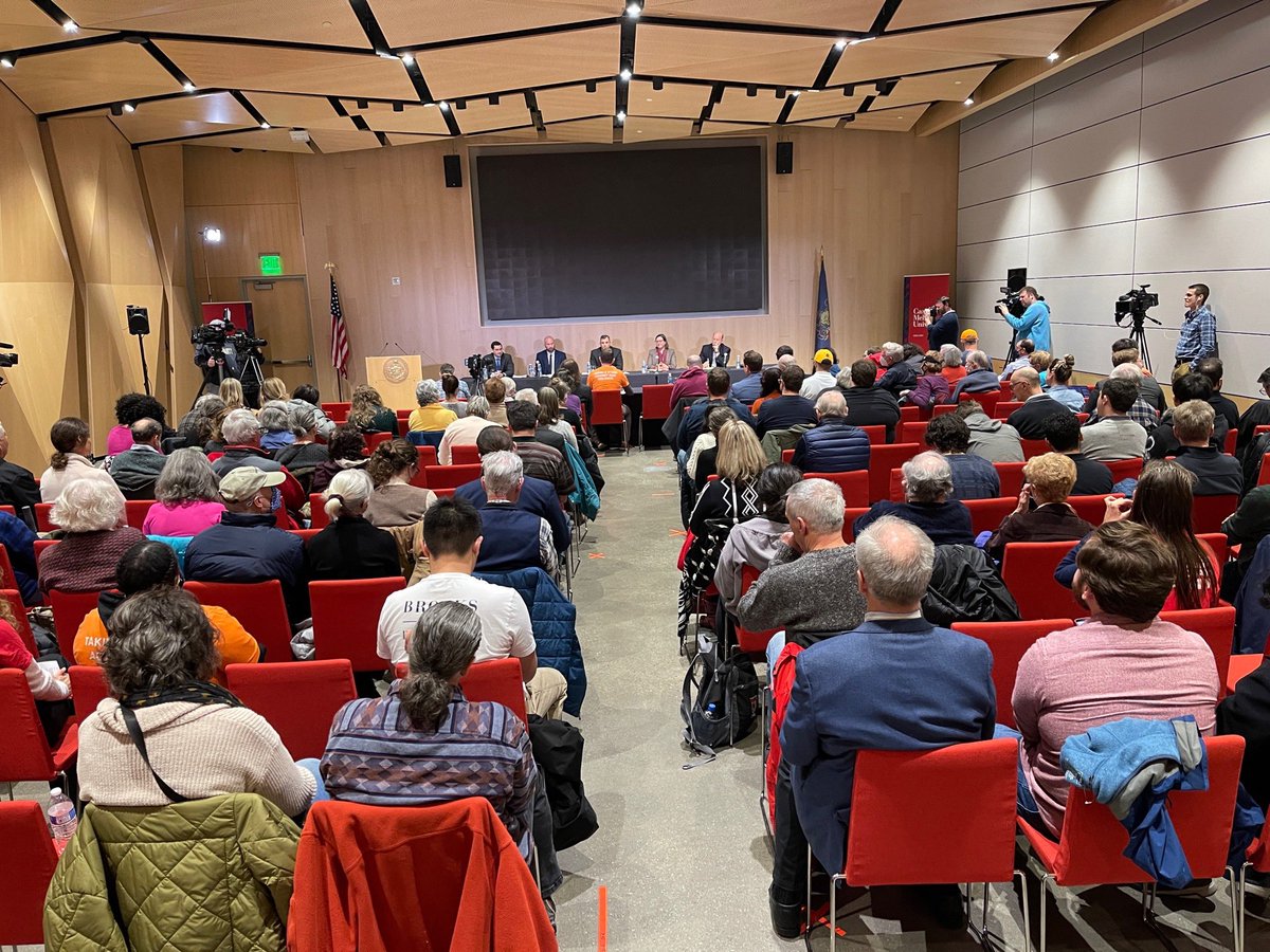 FairDisPA's tweet image. Another view of @RepRozzi’s first listening tour event. On a sloppy January night with a few day’s notice. Do the people if PA care that Harrisburg is broken? We do. A lot. It’s time to #FixHarrisburg.