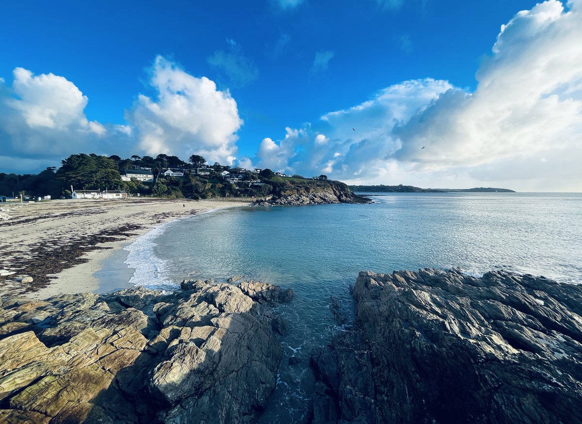 Swanpool Beach looking glorious in the early morning sunshine last week. It made a welcome change to the snow ❄️! #lovefalmouth #swisbest #bythesea #coastalliving #lovewhereyoulive #swanpoolbeach #ilovecornwall #falmouth