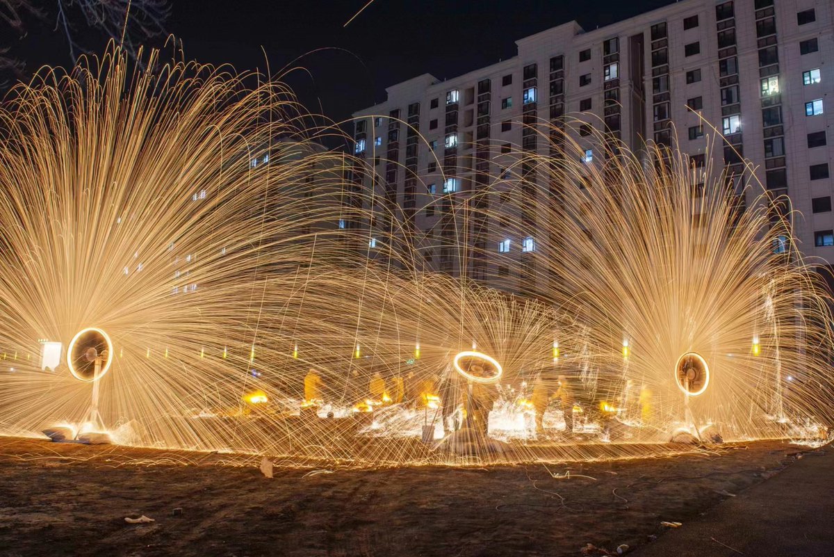 Visit_Henan's tweet image. Enjoy the 'iron flower' firework show in Ruzhou city, Henan province.
#SpringFestival #HappyNewYear2023
