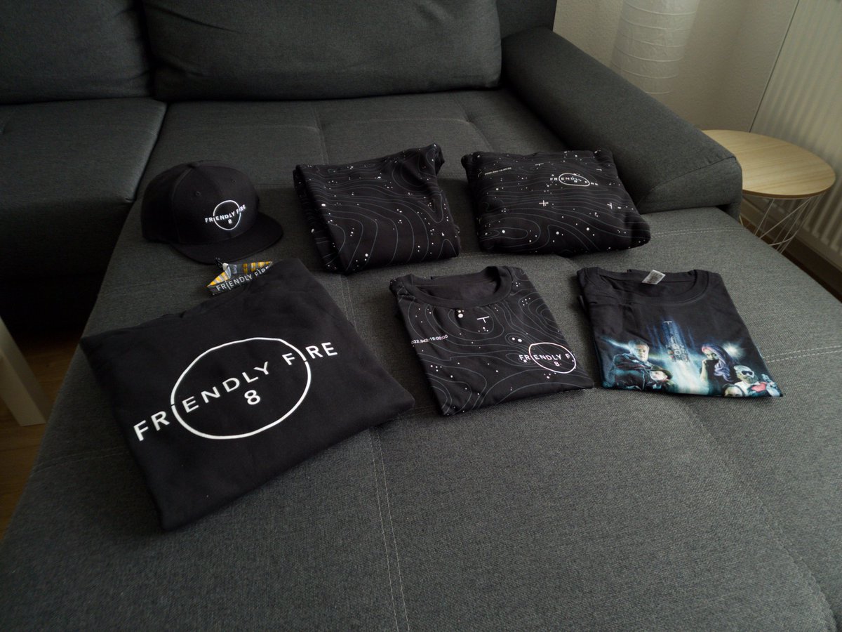 apex_1337's tweet photo. Heute ist ein Paket angekommen... 🥺❤️
Freu mich so sehr auf den Merch jedes Jahr. Das ist halt mein kleiner Beitrag zu Friendly Fire 🥺🥰
#FF8 #FriendlyFire8 https://t.co/vdu4CBFciC