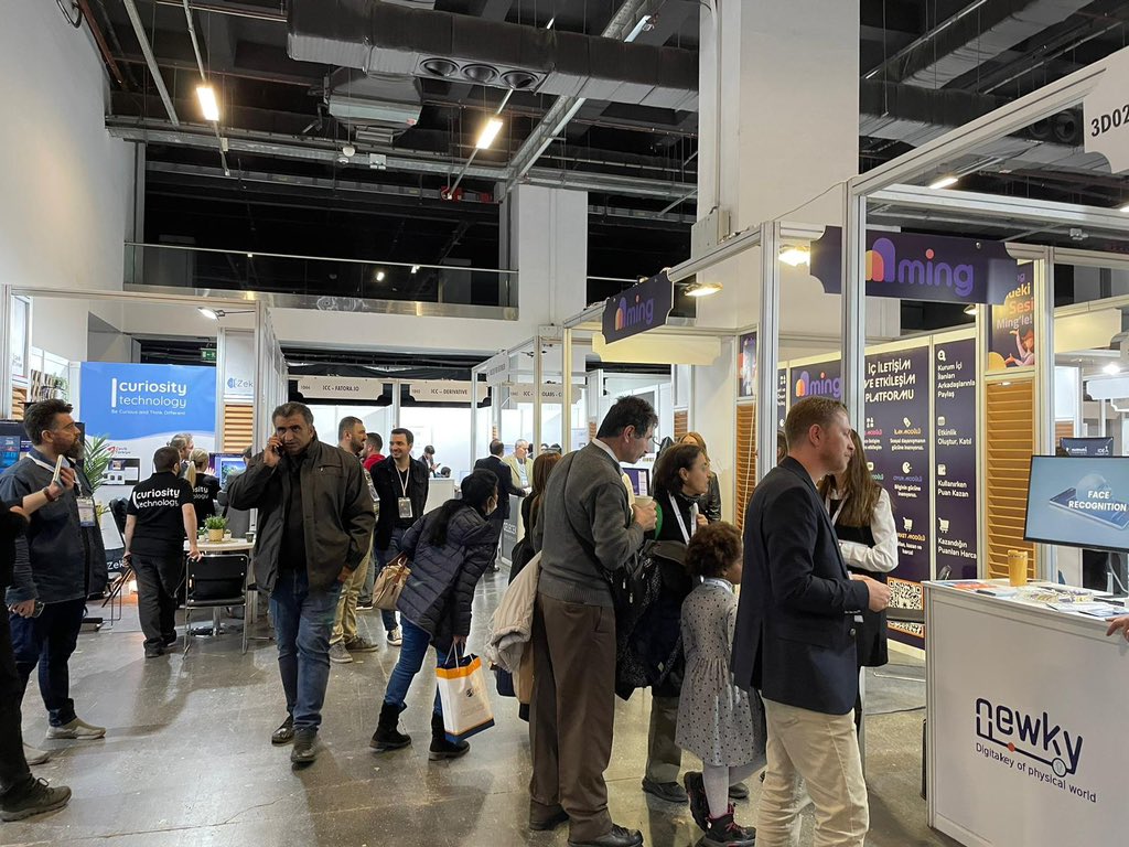 Startmecomtr's tweet photo. Bugün İstanbul Kongre Merkezi'nde düzenlenen MobileFast fuarında birbirinden değerli Startup'ları ziyaret ettik. 

📍#mobilefast2023 #startup #istanbulkongremerkezi https://t.co/pLSJMfOSDP