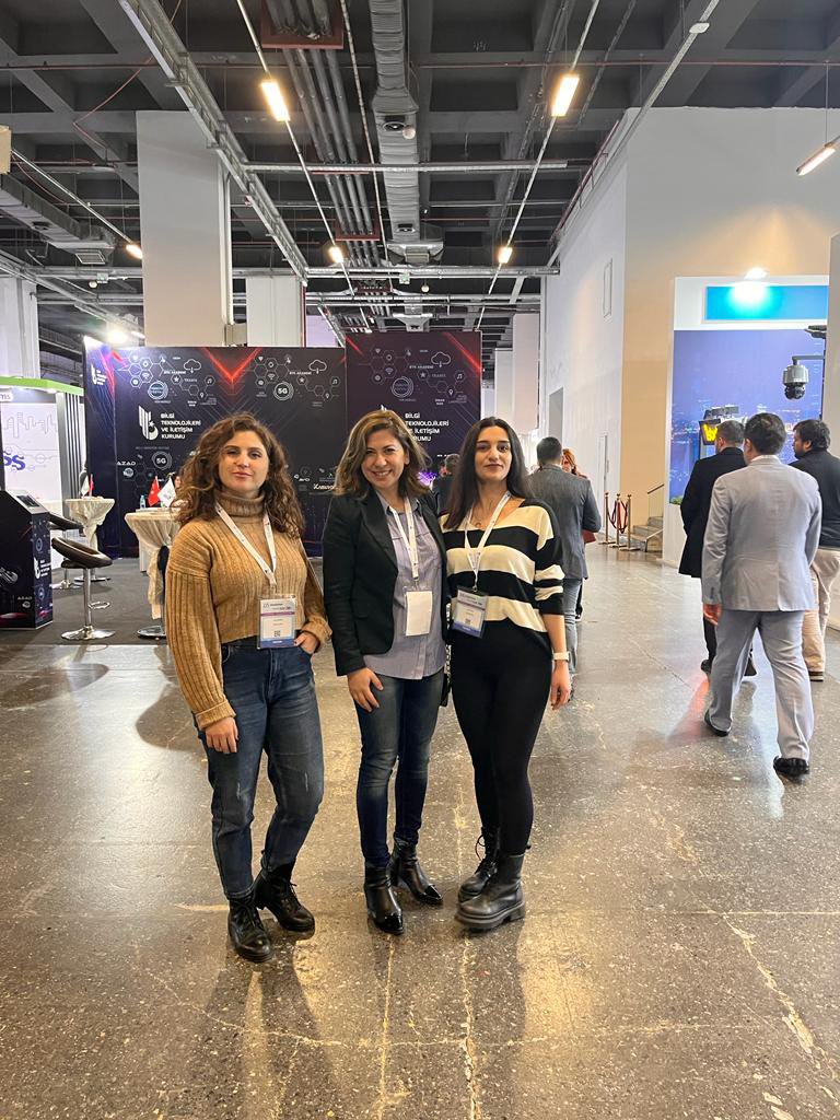 Startmecomtr's tweet photo. Bugün İstanbul Kongre Merkezi'nde düzenlenen MobileFast fuarında birbirinden değerli Startup'ları ziyaret ettik. 

📍#mobilefast2023 #startup #istanbulkongremerkezi https://t.co/pLSJMfOSDP