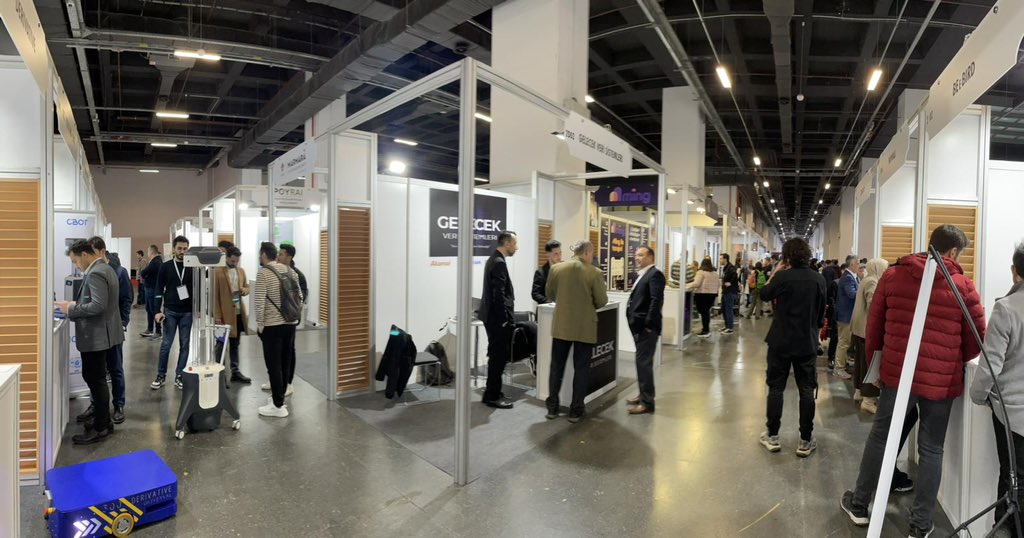 Startmecomtr's tweet photo. Bugün İstanbul Kongre Merkezi'nde düzenlenen MobileFast fuarında birbirinden değerli Startup'ları ziyaret ettik. 

📍#mobilefast2023 #startup #istanbulkongremerkezi https://t.co/pLSJMfOSDP