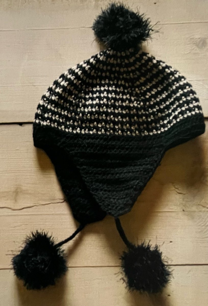 DDCrochetDesign's tweet photo. Excited to share the latest addition to my #etsy shop: Crochet Fur Pompom Beanie with Earflaps Pattern https://t.co/a5HgMtcSc4 #sewing #crochetpattern #crochetbeanie #crochethat #beanieearflaps #pompomhat #crocheting #pompom #earflaps #MHHSBD #Magic #makeone https://t.co/9XU5VOsuGR
