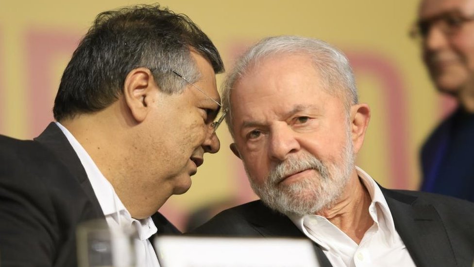 Lula and Justice Minister Flavio Dino have announced that the government will audit Lava Jato - the US DOJ/Curitiba District Attorney's 'anti-corruption' investigation which bankrupted Brazil's largest construction firms and helped elect Bolsonaro. It's a great idea. Here's why+
