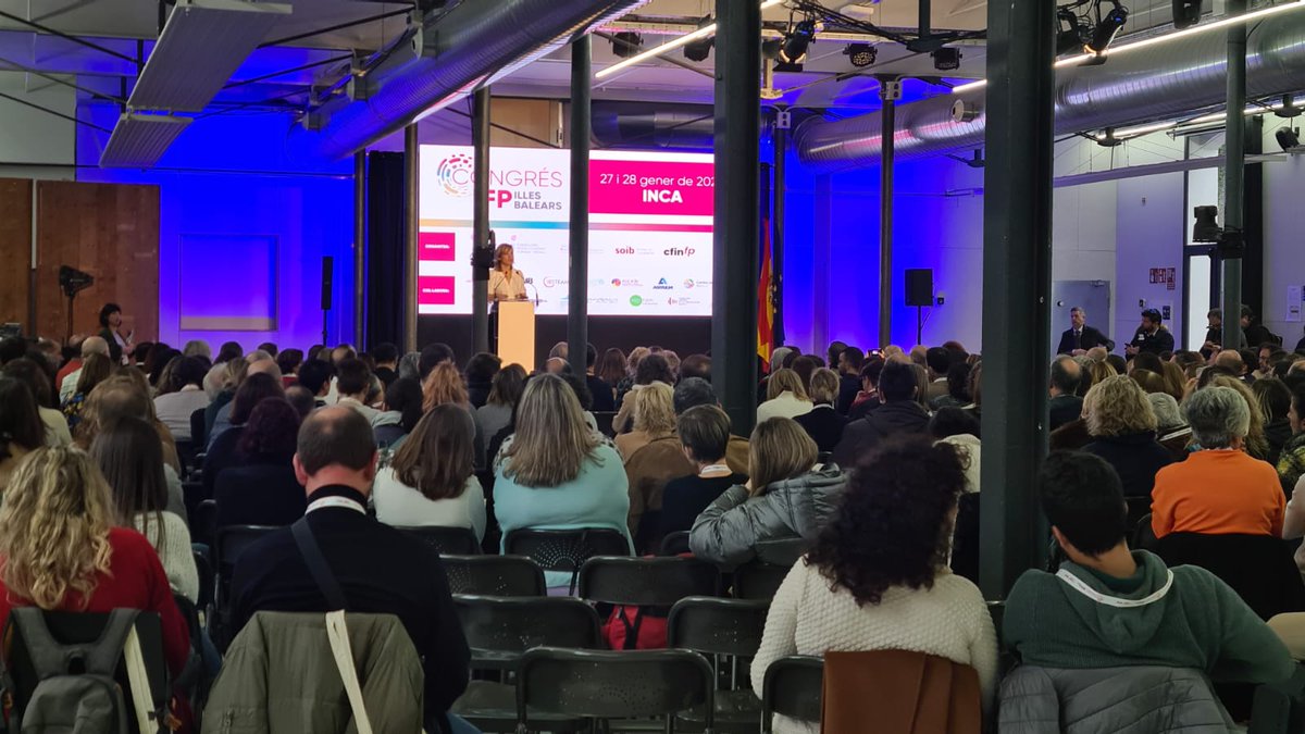 ibsteam_caib's tweet photo. Avui assistim al #congresfpib juntament amb 500 docents de FP de les Illes Balears. Podeu trobar-nos al nostre stand on us informam de totes les novetats en competència digital i STEAM. #fpprimeraopció #congresfpib #docentsenxarxa #skills #FPmola @EDUN_IB https://t.co/XwZpo7UXVz