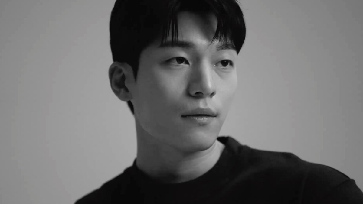 wihajoonspics's tweet photo. insanely attractive https://t.co/33dXGgc676