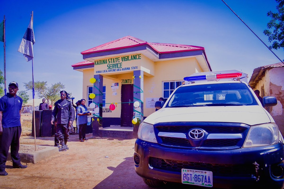 Rayyan_Tukur's tweet photo. As a local government chairman @BashirSZuntu has constructed a kaduna state vigilante service outpost in Zuntu, he has made procurement and distribution of mobility equipment (Toyota Hiliux &amp; motor cycles to security agencies for the development of Kubau. 

#KubauProjects https://t.co/a2oam66nNp