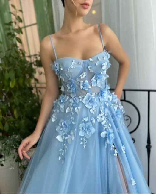 MatoshiTeuta's tweet photo. Do you like the sky blossom gown and cerulean wildflower gown?💙😊 https://t.co/oW3dcoKXUT