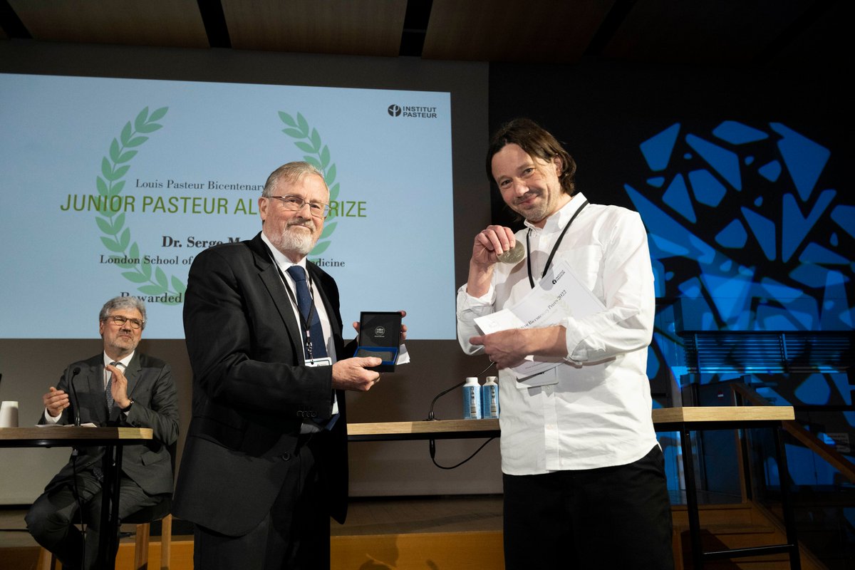institutpasteur's tweet photo. 🌿Junior Pasteur Alumni Prize #Pasteur2022
Serge Mostowy, Professor of Cell Biology at @LSHTM
Field: understanding of the mechanism of action of a component of the host cell cytoskeleton, which recognizes and traps dividing bacterial cells to eliminate them by autophagy (4/7) https://t.co/VJ58I6T2DW