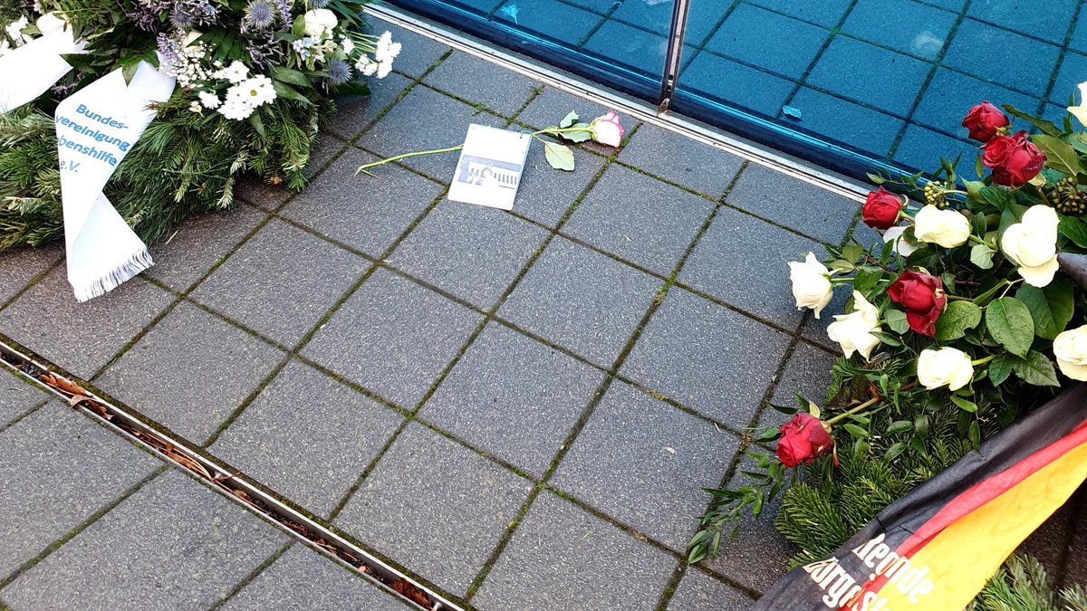 andersartig-gedenken-on-stage tweet media