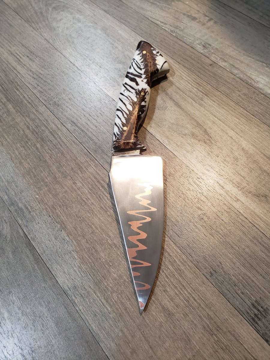 DavidMc411's tweet photo. My latest project, still not perfect but I enjoy making blades. Homemade handle I experimented with turned out good https://t.co/6aLrXeVQwE