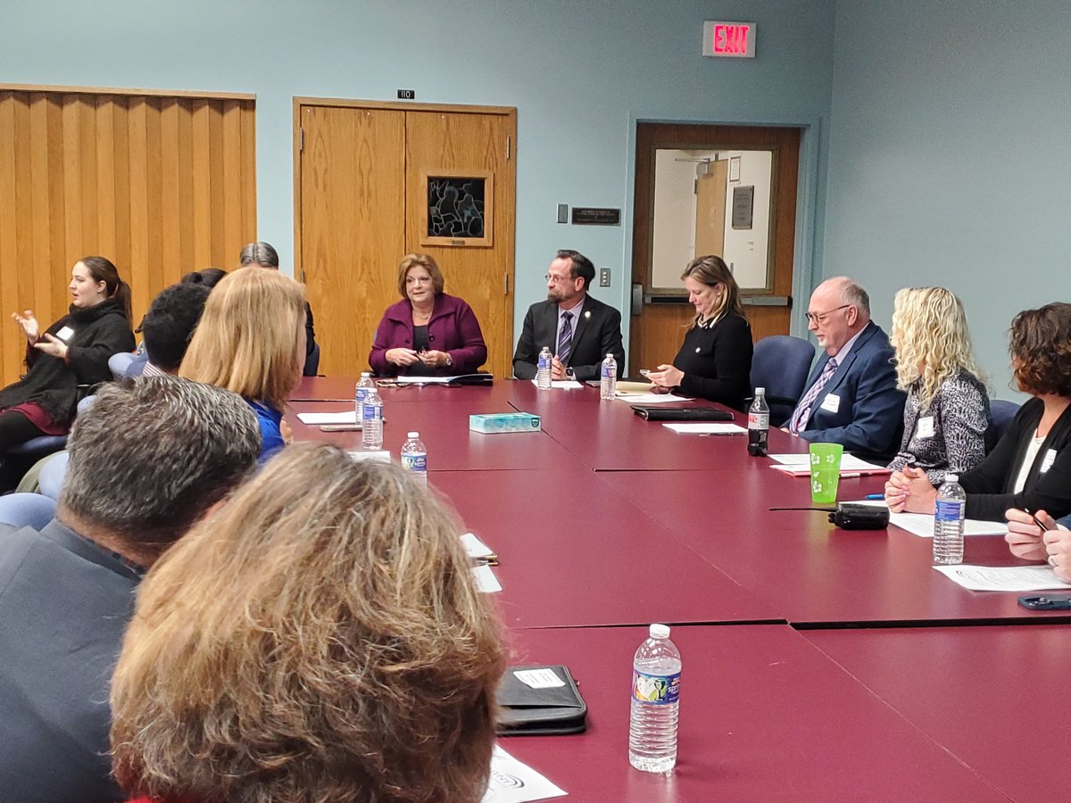 DDAWNY_'s tweet photo. THANK YOU @HarryBBronson @sarahhartclark
@SenatorCooney
@VoteJenLunsford @JoshJensen134
@SenatorBrouk
@SenatorHelming
@DemondLMeeks 
&amp; Assemblymember Giglio https://t.co/VNo9FILFwI