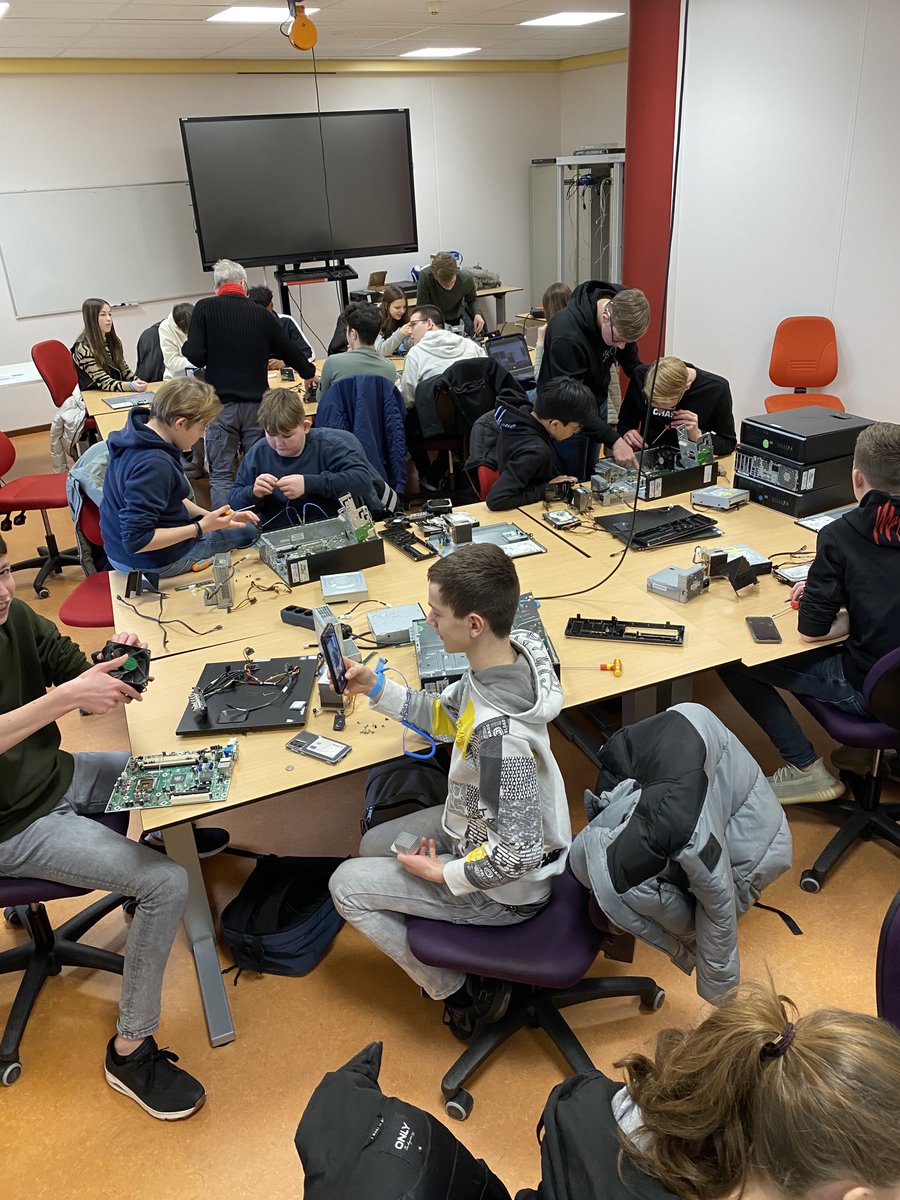 Mooi vak het keuzevak ICT ⁦<a href="/KW1C/">KW1C</a>⁩ Oss #hethooghuis #ict #ijverigeleerlingen