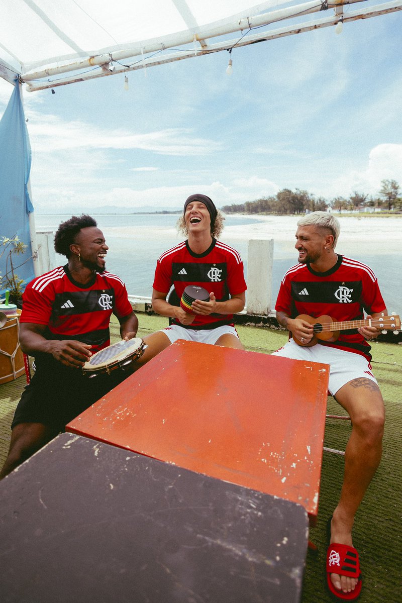 GiorgiandeA's tweet photo. ❤️🖤 blusa do @Flamengo no e camisa e manto 🎶 https://t.co/ClLXMBiHM4