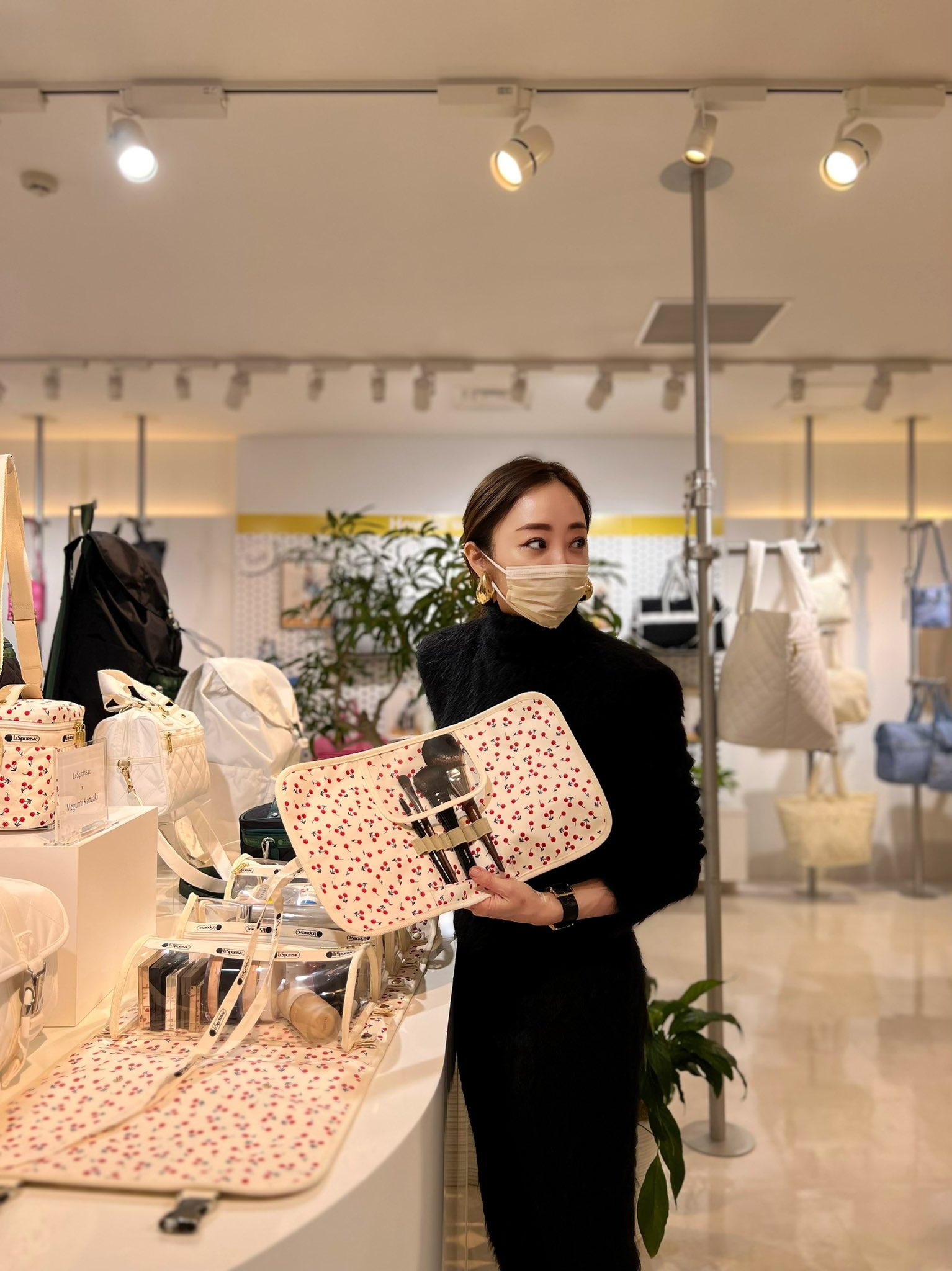 限定Ｗ特典付属 【5月28日まで】神崎恵 レスポートサック BEAUTY ROLL