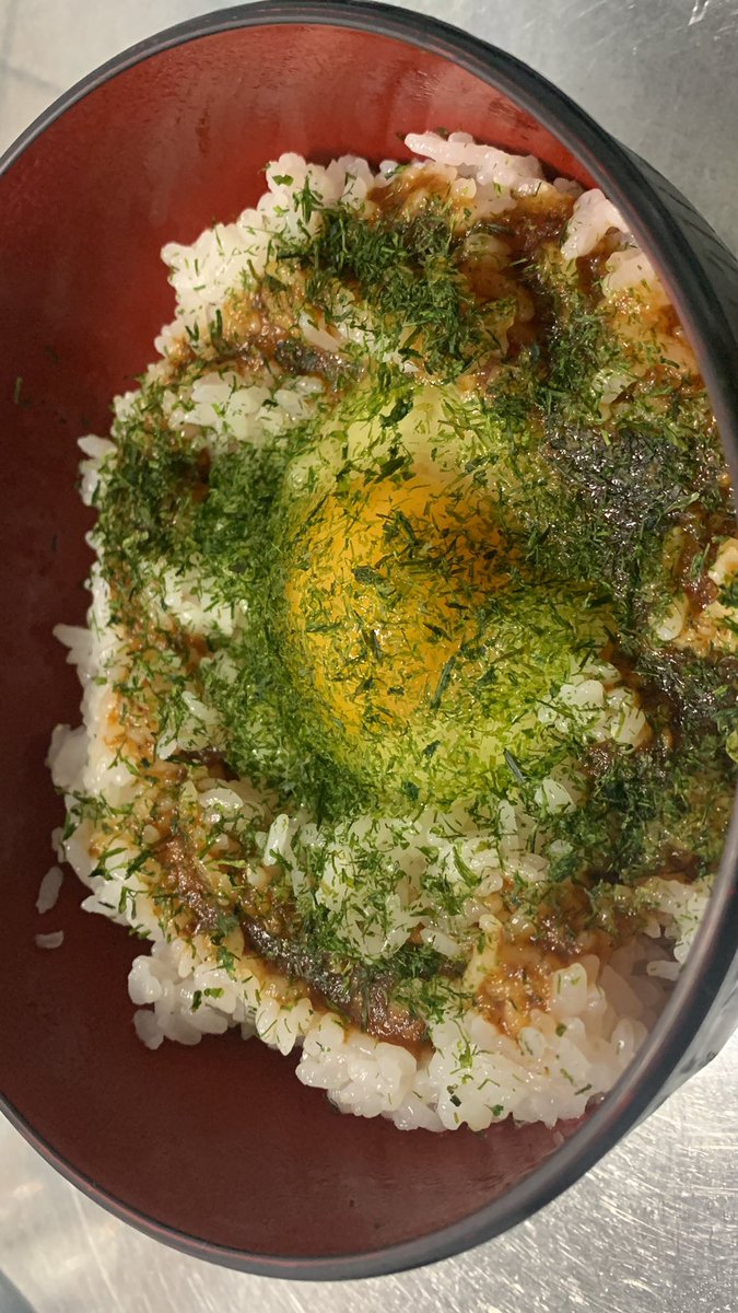 TKGP555's tweet photo. 焼き肉のタレ卵かけご飯
青のりが良い味出すんですわ。

#卵かけご飯　#TKG #tkgp #簡単料理　#ズボラ飯 https://t.co/1r91bqnR3v