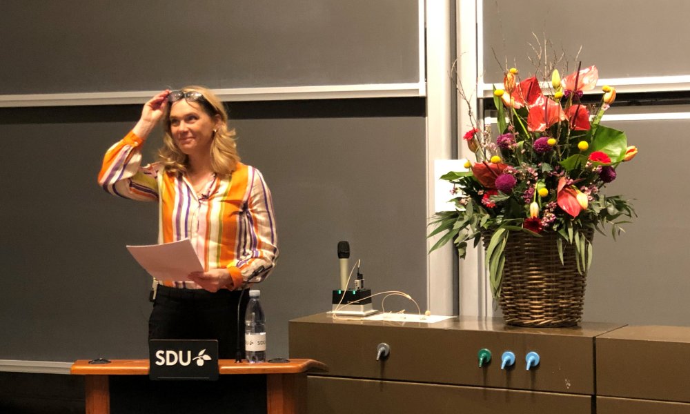 "Det gør ondt langt ind i hjertet at være vidne til det, når journalistik behandles overfladisk, manipulerende, sjusket eller næsten allerværst af alt: ligegyldigt"
Festtale fra <a href="/tanjanyrup/">Tanja Nyrup Madsen</a> til nye journalister fra <a href="/cfjsdu/">CfJ SDU</a> #dkmedier
medietrends.dk/2023/01/27/tal…