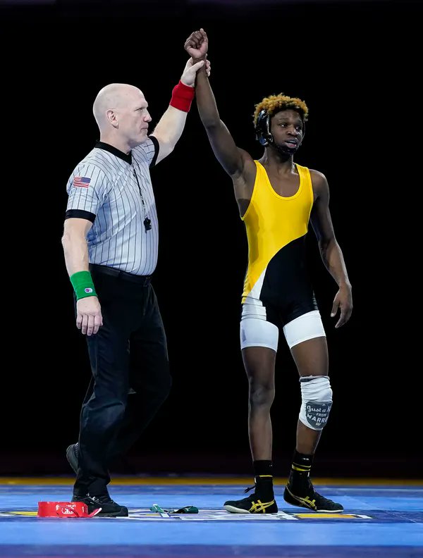 KyleNeddenriep's tweet photo. Warren Central junior Kyrel Leavell is already a state champion, but he didn't start on top. On Leavell's journey from nearly quitting the sport, finishing a tough match (and winning) with a broken wrist and his entertaining podcast. https://t.co/txX53kdhB2 https://t.co/nfS7RTleRM