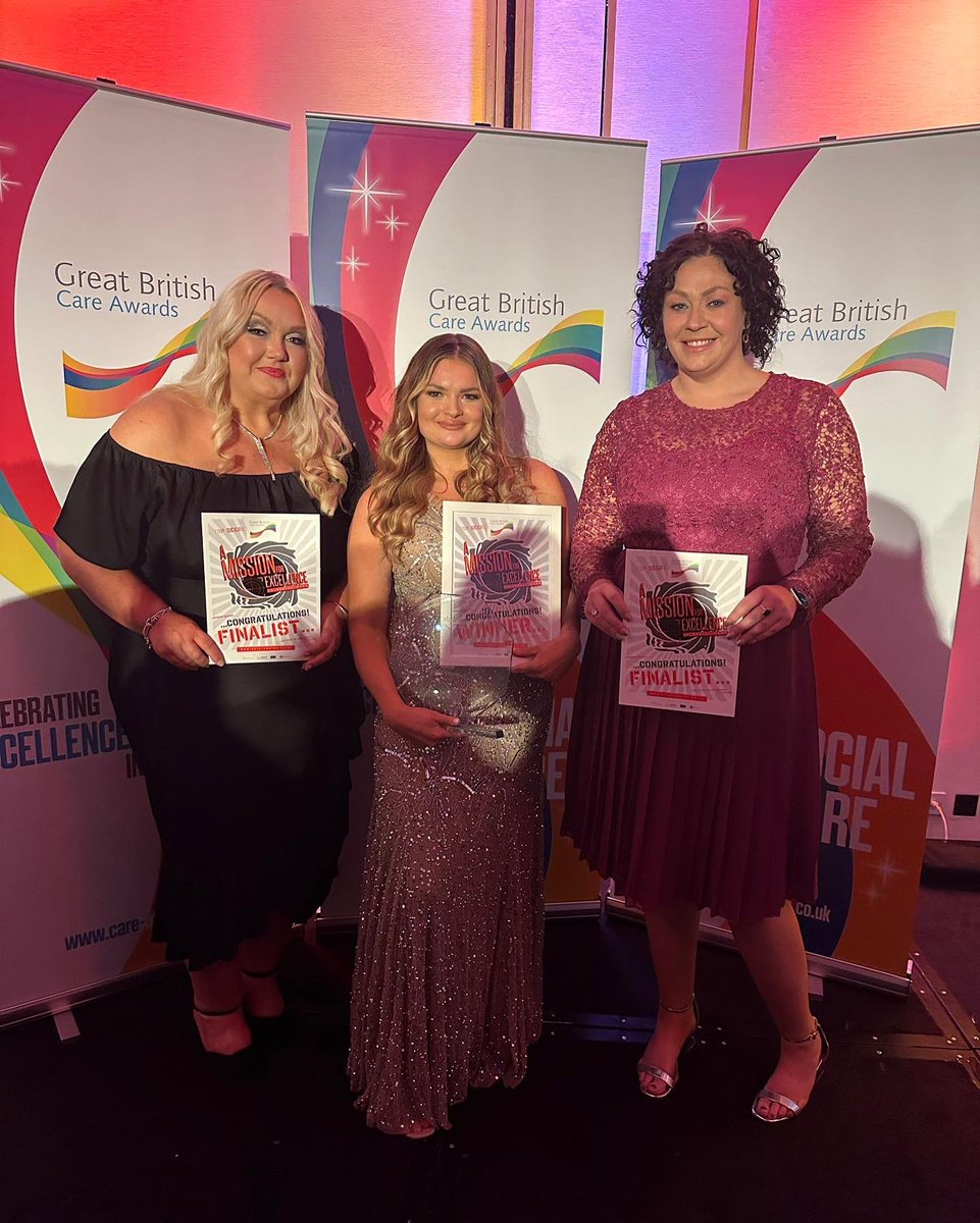 Massive thank you to <a href="/SteveJJones65/">Steve Jones</a> &amp; <a href="/MHLD_SBUHB/">NurseLeadsMHLDSBUHB 💙</a> leads for their support <a href="/GBcareawards/">GB Care Awards</a> All Wales Regionals.  Privilege to be a finalist &amp; Highly Commended⭐️ in the #careinnovator award! Alongside deserving finalist Laura &amp; my worldly Ffion on winning #NursesAward
#gbcareawards