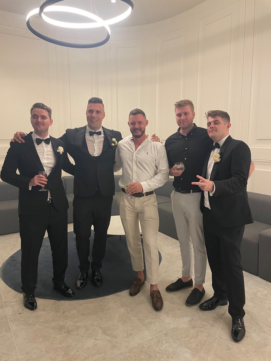 Congrats to the big man <a href="/iM_Voltage/">Matthew Barker</a>, marrying the love of his life today! It’s crazy that the 5 of us met online on halo 15+ years ago, and are now attending each others weddings. <a href="/IDannte/">Luke 'Dante' Green</a> <a href="/iM_Benno/">BENNO_B30</a> <a href="/iM_Heff/">Matthew Hefren</a>