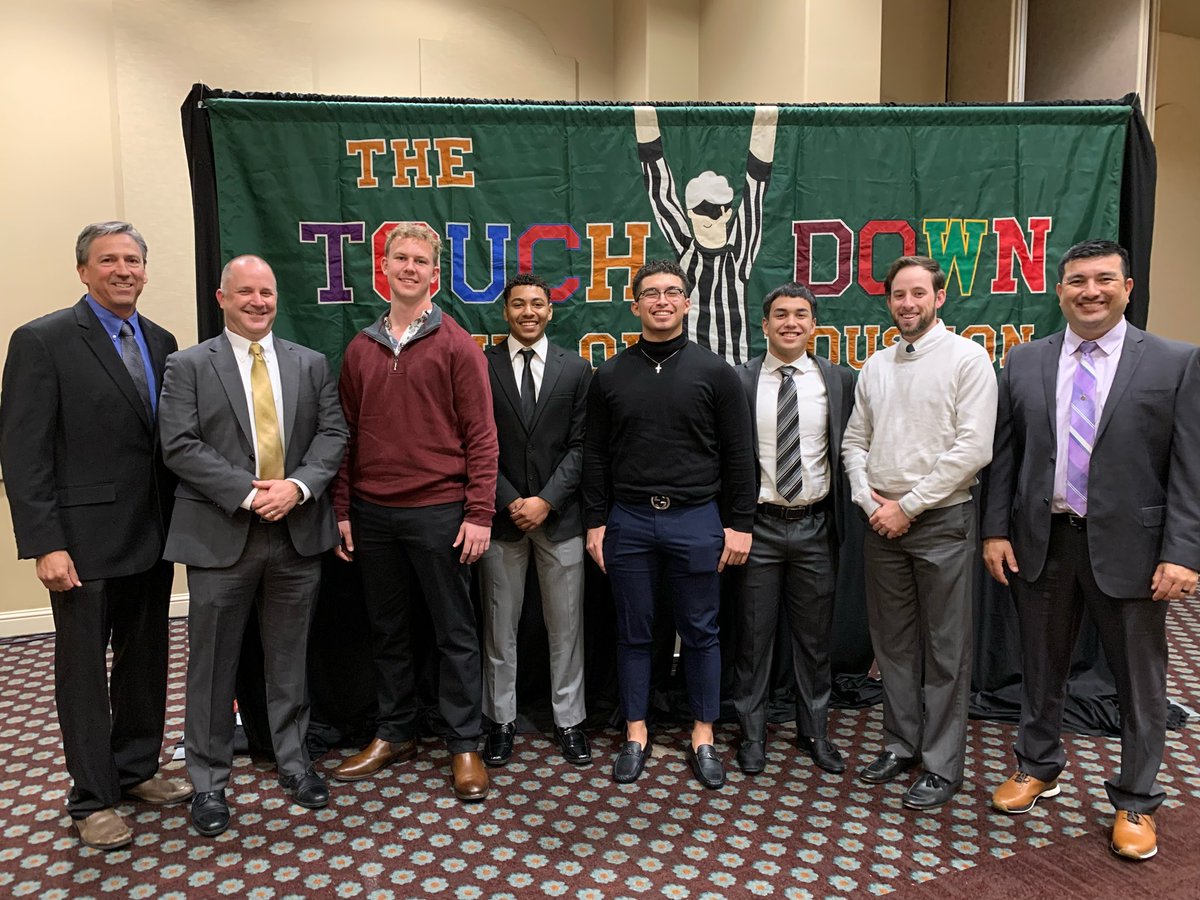Extremely proud of <a href="/CyParkFootball/">Cy Park Football</a> for being named a finalist for the <a href="/HoustonTDClub/">Houston TD Club</a> Sportsmanship Award. Our team not only plays and coaches hard, but they do it the right way! How you do anything is how you do everything! #RiseUp