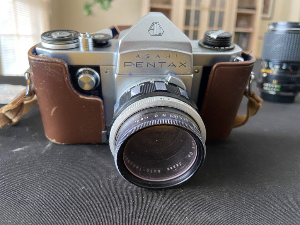 AaronSiepierski's tweet image. Unbelievable! 😲

Found an amazing vintage Asahi Pentax camera at the Bloomfield Hills Estate Sale.

This would be a perfect addition to your collection of classic cameras! 👌

You don’t want to miss these kinds of finds. 📸

#asahipentax #cameralove #bloomfieldhills