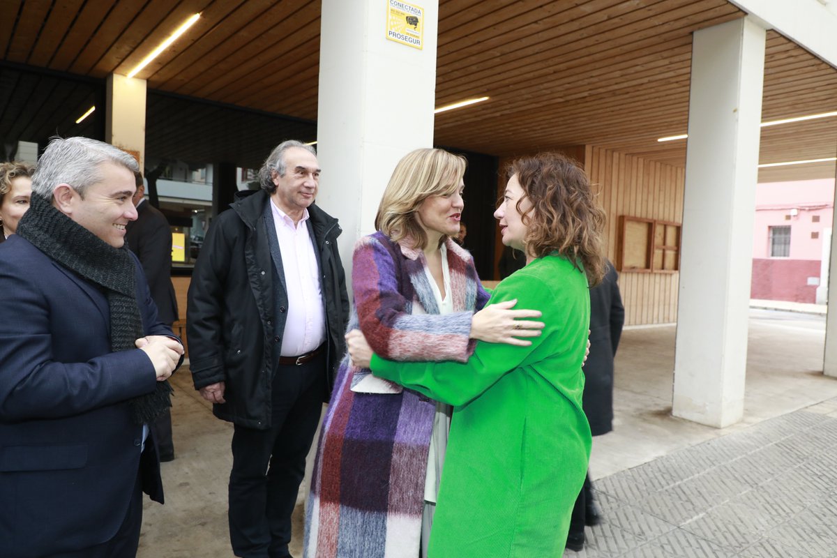 EDUN_IB's tweet photo. 📢Pilar Alegría inaugura el Congrés de Formació Professional de les Illes Balears

👥Més de 500 persones participen d'aquesta trobada per reflexionar sobre el present i el futur de l'FP

📌Dos dies de tallers, ponècies i taules rodones 
#CongresFPIB 

▶️https://t.co/qN6HSyYUu4 https://t.co/5ok5092ZLw