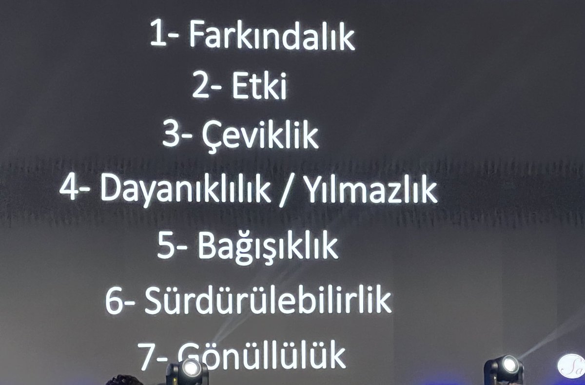 #GAESXXI’de değerli eğitimci Sayın @SevincAtabay, tüm katılımcıları 7 sihirli kelimeyle harekete geçmeye ve fark yaratmaya davet etti! @TOZOK1951