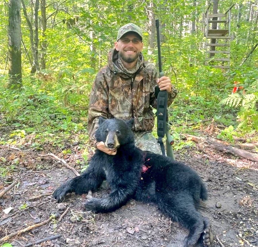 The grinning face of......💔
#BanTrophyHunting